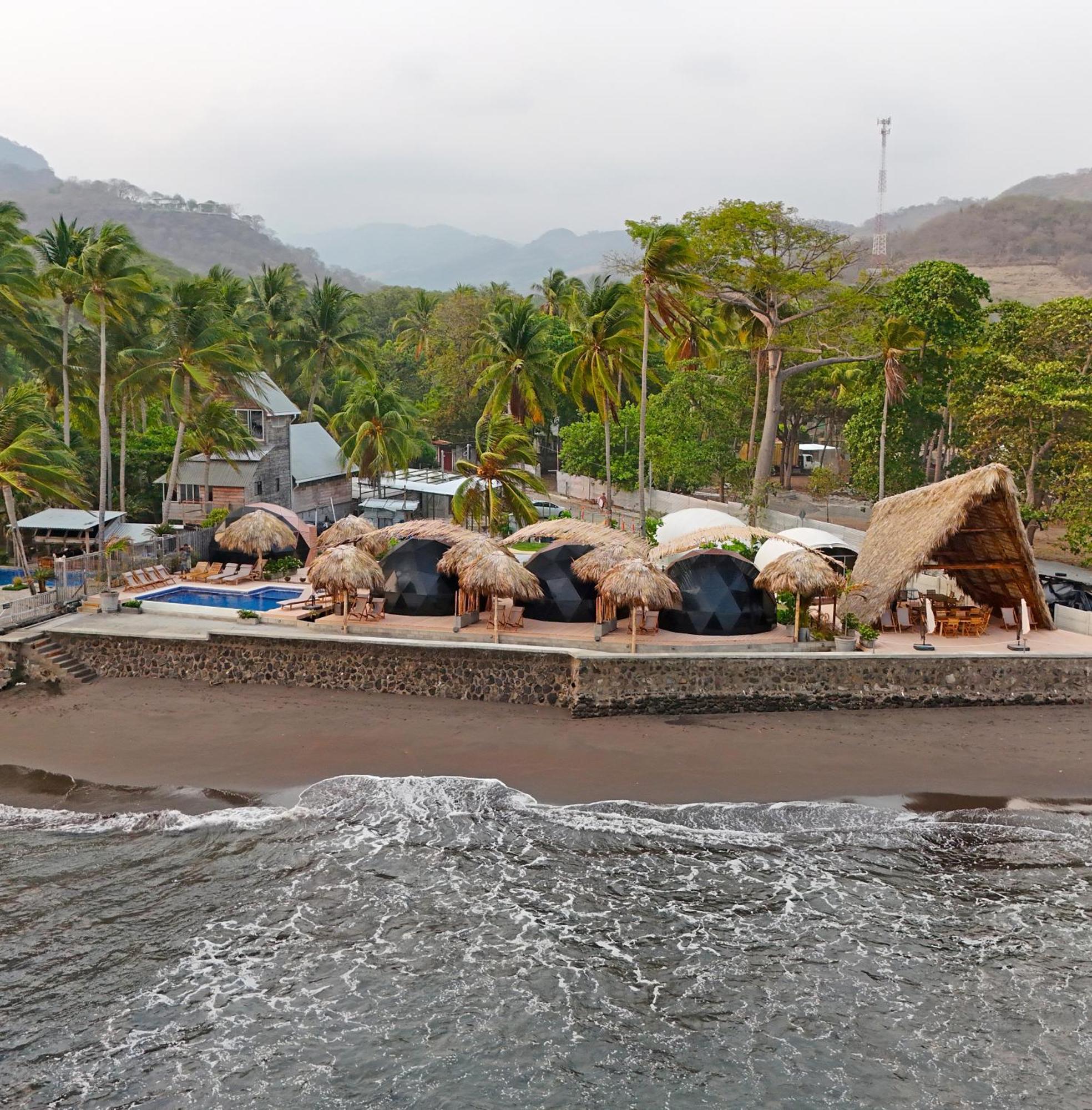 Almare Zonte - Beachfront Glamping Hotel El Zonte Exterior foto